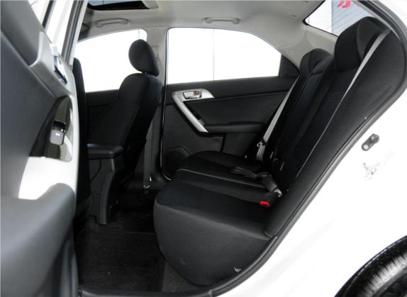 福瑞迪 2014款 1.6L MT GLS 车厢座椅   后排空间