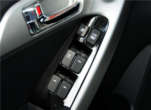 福瑞迪 2014款 1.6L MT GLS 车厢座椅   门窗控制