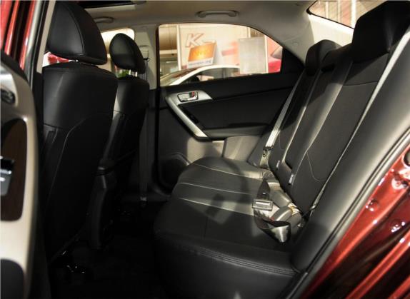 福瑞迪 2014款 1.6L AT Premium 车厢座椅   后排空间