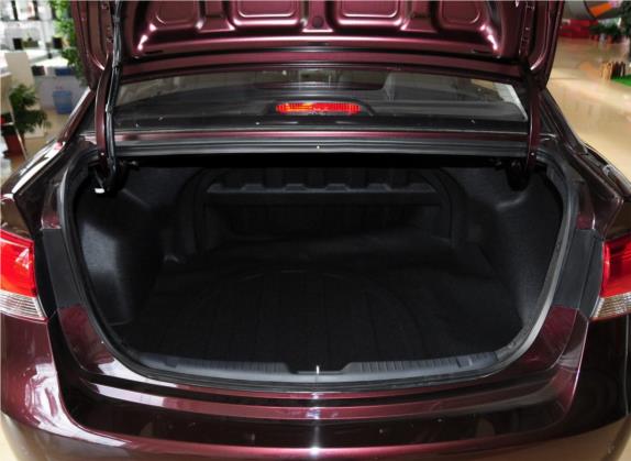 福瑞迪 2014款 1.6L AT Premium 车厢座椅   后备厢