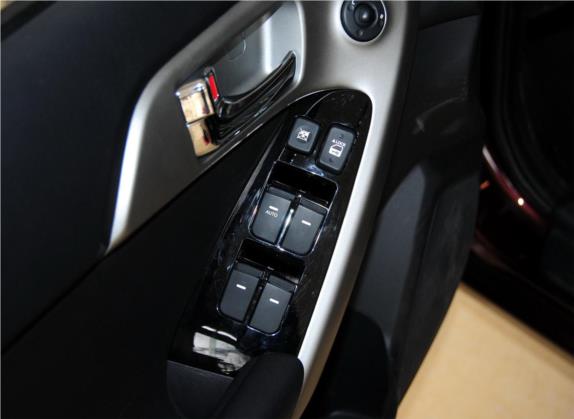 福瑞迪 2014款 1.6L AT Premium 车厢座椅   门窗控制