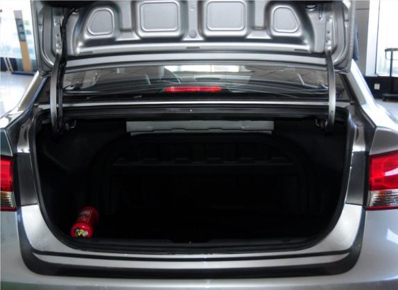福瑞迪 2014款 1.6L AT Premium Special 车厢座椅   后备厢
