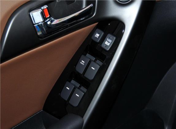 福瑞迪 2014款 1.6L AT Premium Special 车厢座椅   门窗控制