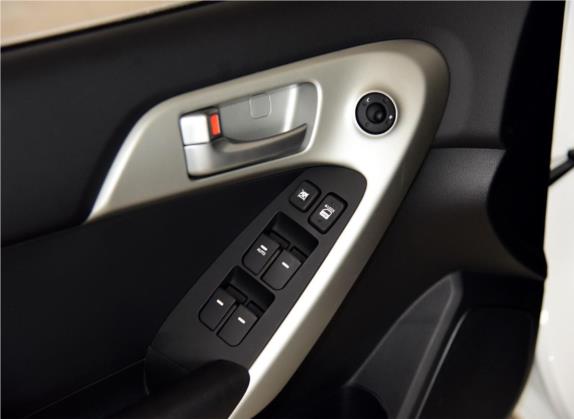 福瑞迪 2016款 1.6L MT GL 车厢座椅   门窗控制