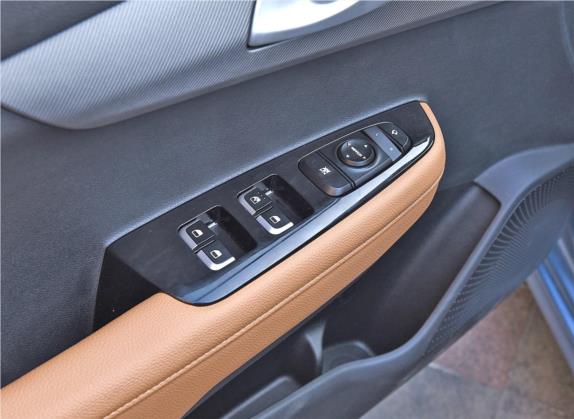 福瑞迪 2018款 1.6L 自动智享豪华版Value-Comfort 车厢座椅   门窗控制