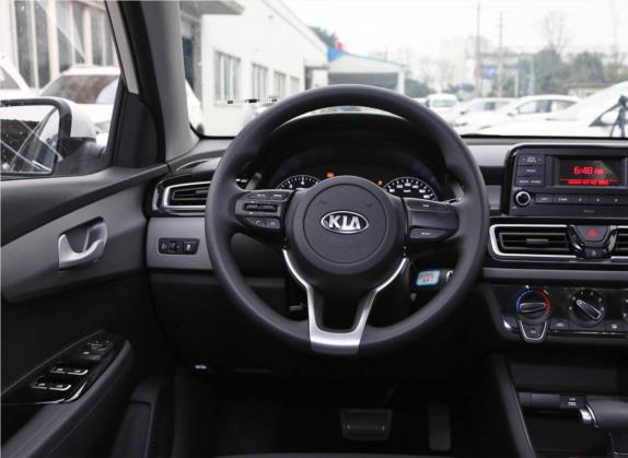 福瑞迪 2019款 1.6L 自动风尚版 国VI 中控类   驾驶位