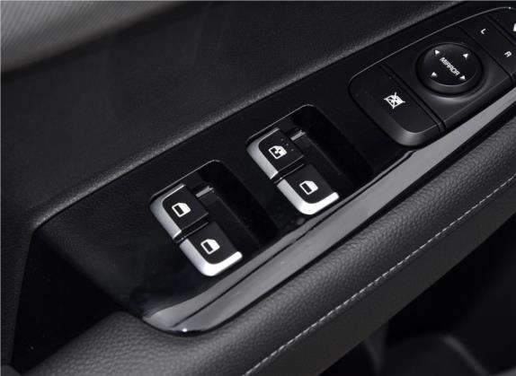 福瑞迪 2019款 1.6L 自动智享互联版 国VI 车厢座椅   门窗控制