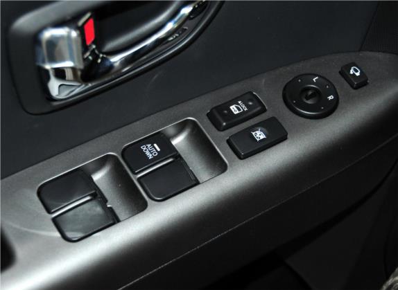 秀尔 2012款 1.6L AT Premium 车厢座椅   门窗控制