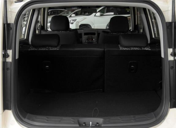 秀尔 2013款 1.6L MT GL 车厢座椅   后备厢