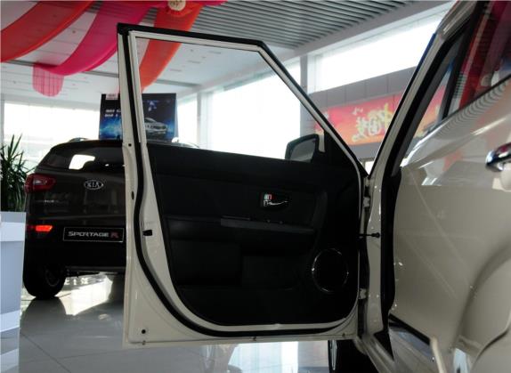 秀尔 2013款 1.6L MT GLS 车厢座椅   前门板