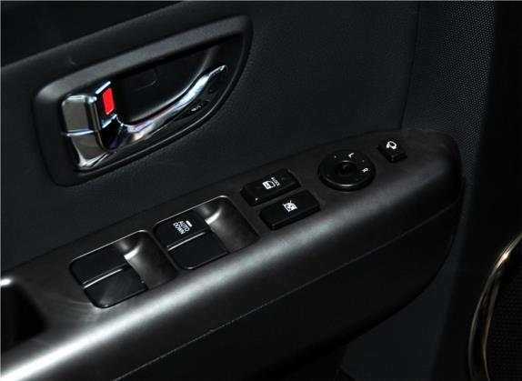 秀尔 2013款 1.6L MT GLS 车厢座椅   门窗控制