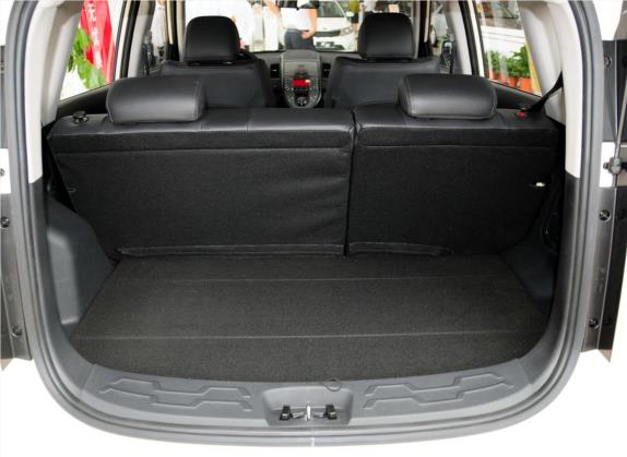 秀尔 2013款 1.6L AT Premium 车厢座椅   后备厢