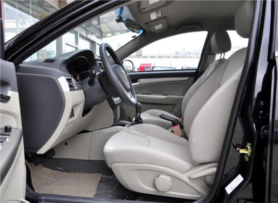 瑞麒G3 2012款 1.6L 手动舒适型 车厢座椅   前排空间