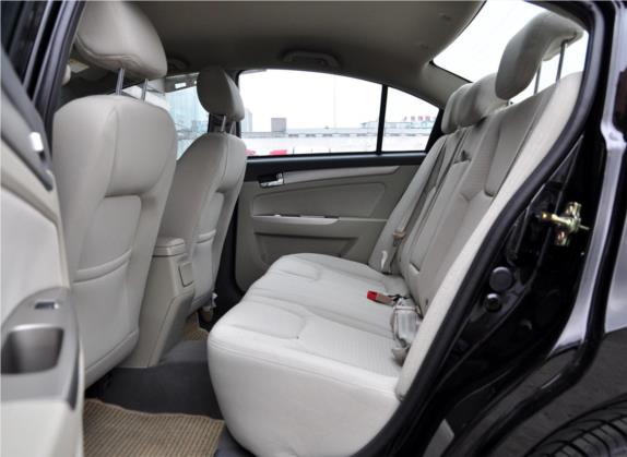 瑞麒G3 2012款 1.6L 手动舒适型 车厢座椅   后排空间