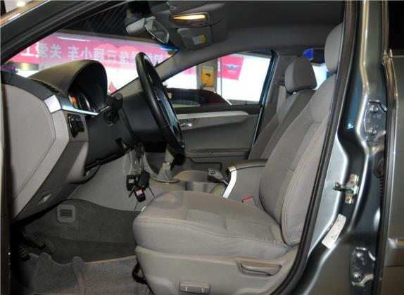 瑞麒G5 2010款 2.0T 手动豪华型 车厢座椅   前排空间
