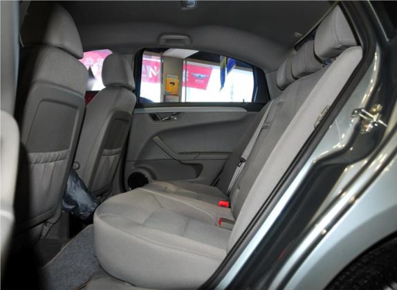 瑞麒G5 2010款 2.0T 手动豪华型 车厢座椅   后排空间