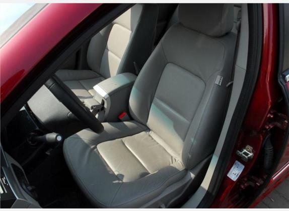 瑞麒G5 2010款 2.0T 手动尊贵型 车厢座椅   前排空间