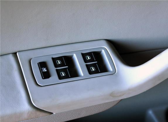 瑞麒G5 2012款 2.0T 自动豪华型 车厢座椅   门窗控制