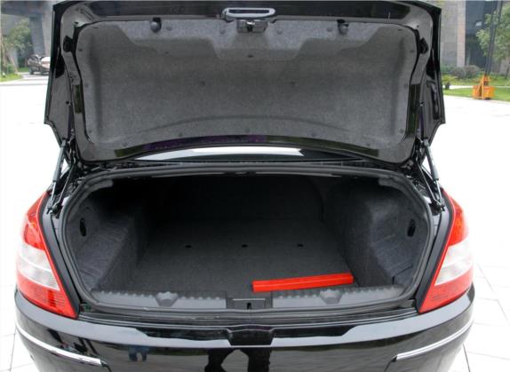 瑞麒G5 2012款 2.0L 手动尊享型DVVT 车厢座椅   后备厢