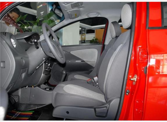 瑞麒M1 2009款 进化版 1.3L 手动舒适型 车厢座椅   前排空间