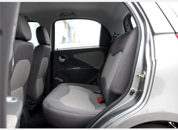 瑞麒M1 2009款 进化版 1.0L 手动舒适型 车厢座椅   后排空间