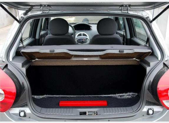 瑞麒M1 2009款 进化版 1.0L 手动舒适型 车厢座椅   后备厢