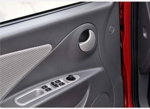 瑞麒M1 2009款 进化版 1.0L 手动豪华型 车厢座椅   门窗控制
