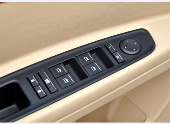 荣威350 2010款 350D 1.5L 自动迅豪版 车厢座椅   门窗控制
