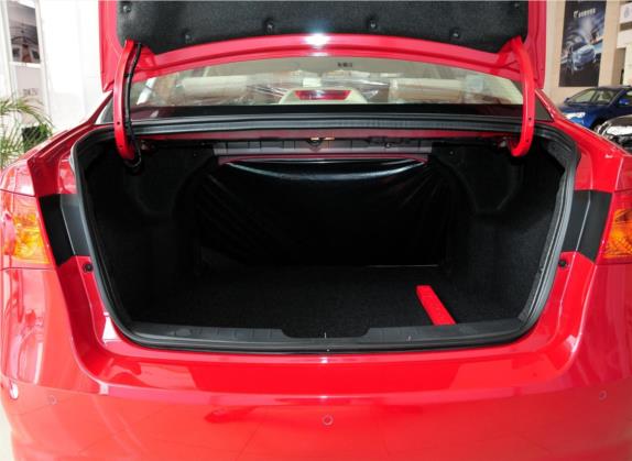 荣威350 2011款 350S 1.5L 自动迅达版 车厢座椅   后备厢