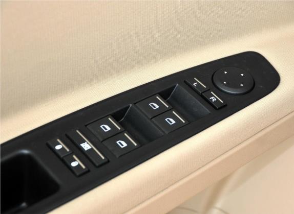 荣威350 2011款 350S 1.5L 自动迅达版 车厢座椅   门窗控制