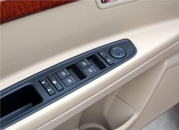 荣威350 2011款 350S 1.5L 手动迅捷版 车厢座椅   门窗控制