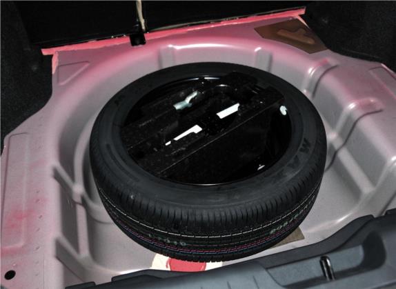 荣威350 2012款 1.5L 自动智享超值版 其他细节类   备胎