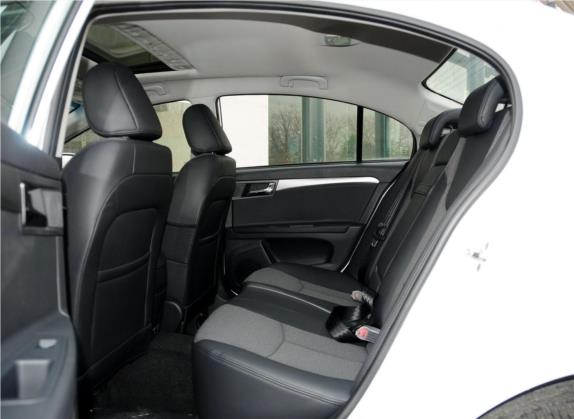 荣威350 2013款 350C 1.5L 手动迅捷版 车厢座椅   后排空间