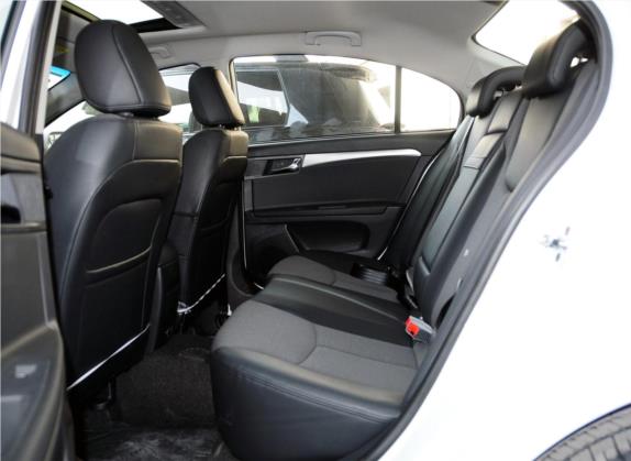 荣威350 2013款 350C 1.5L 自动迅悦版 车厢座椅   后排空间