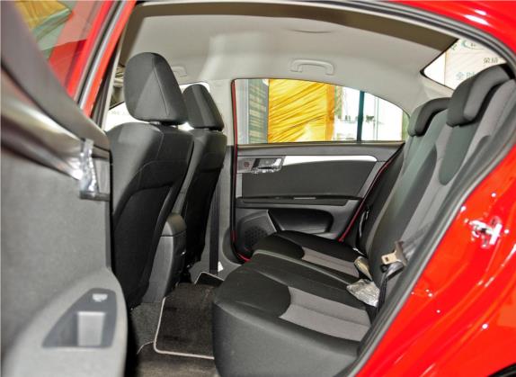 荣威350 2014款 1.5L 手动迅驰版 车厢座椅   后排空间