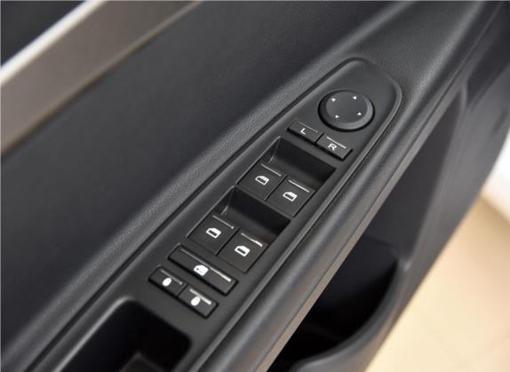 荣威350 2014款 1.5T 手动劲锐版 车厢座椅   门窗控制