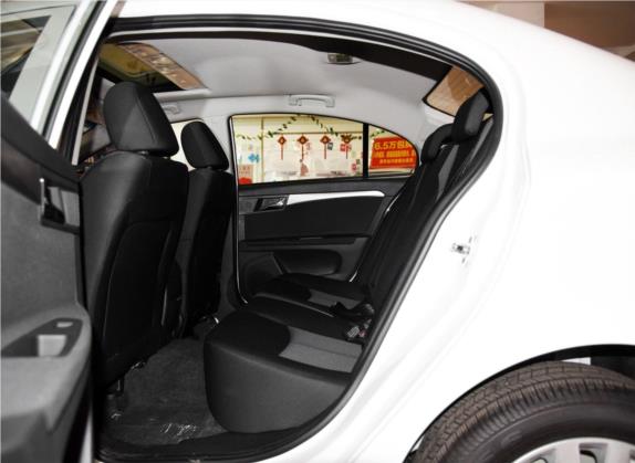 荣威350 2015款 1.5L 手动豪华天窗版 车厢座椅   后排空间