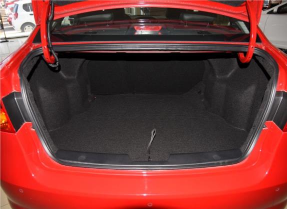 荣威350 2015款 1.5L 手动尊享版 车厢座椅   后备厢