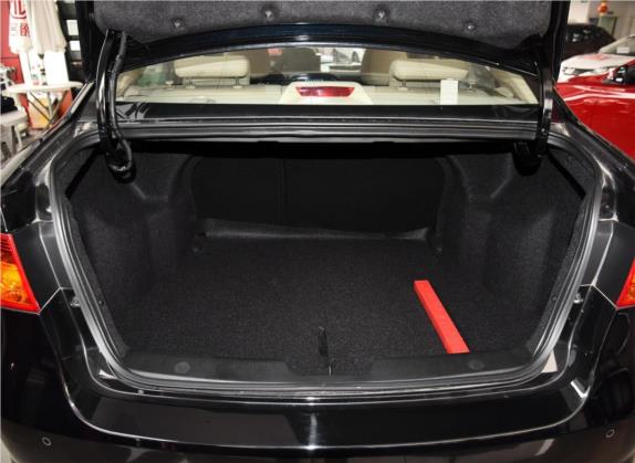 荣威350 2015款 1.5L 自动尊享版 车厢座椅   后备厢