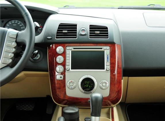 荣威W5 2011款 3.2L 4WD 自动尊域版 中控类   中控台