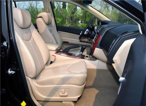 荣威W5 2011款 3.2L 4WD 自动尊域版 车厢座椅   前排空间