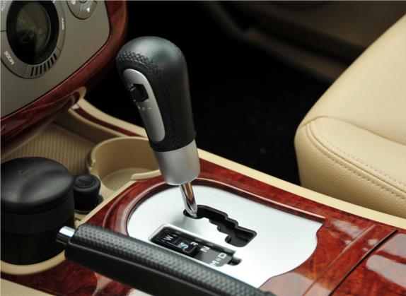 荣威W5 2011款 3.2L 4WD 自动尊域版 中控类   挡把