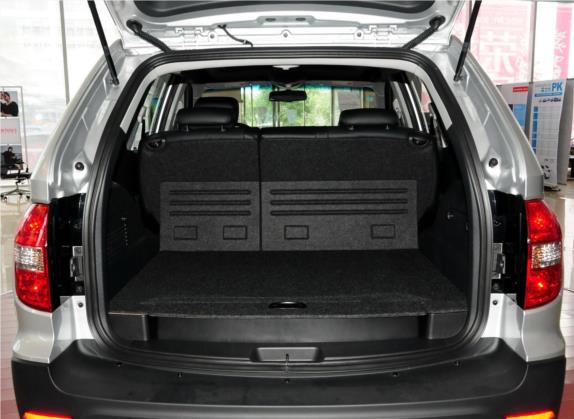 荣威W5 2011款 1.8T 4WD 自动豪域版 车厢座椅   后备厢