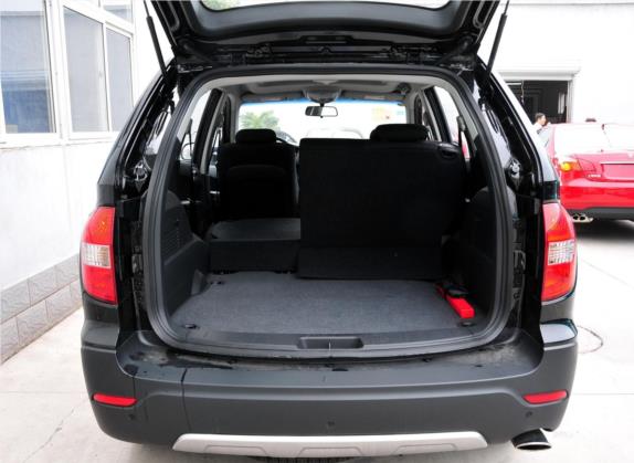 荣威W5 2011款 1.8T 2WD 自动胜域版 车厢座椅   后备厢