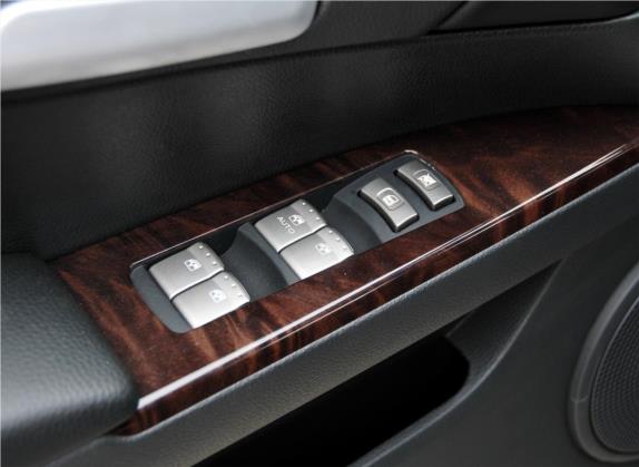 荣威W5 2011款 1.8T 2WD 自动胜域版 车厢座椅   门窗控制