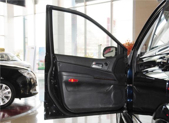 荣威W5 2013款 1.8T 4WD 自动豪域版 车厢座椅   前门板