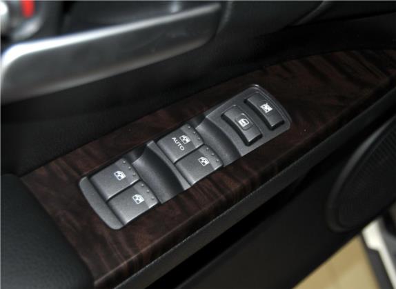 荣威W5 2014款 1.8T 2WD 自动胜域特装版 车厢座椅   门窗控制