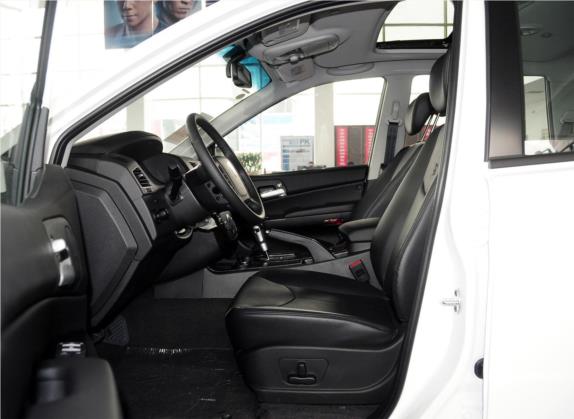 荣威W5 2014款 1.8T 4WD 自动豪域特装版 车厢座椅   前排空间
