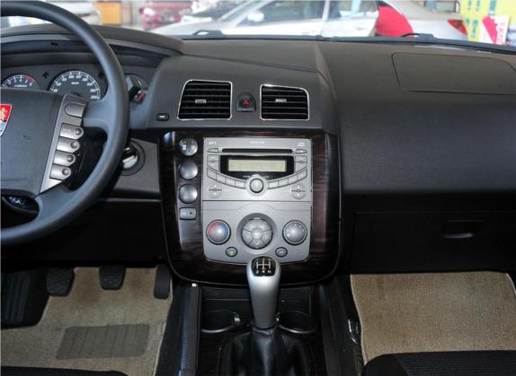 荣威W5 2014款 1.8T 2WD 手动驰域特装版 中控类   中控台