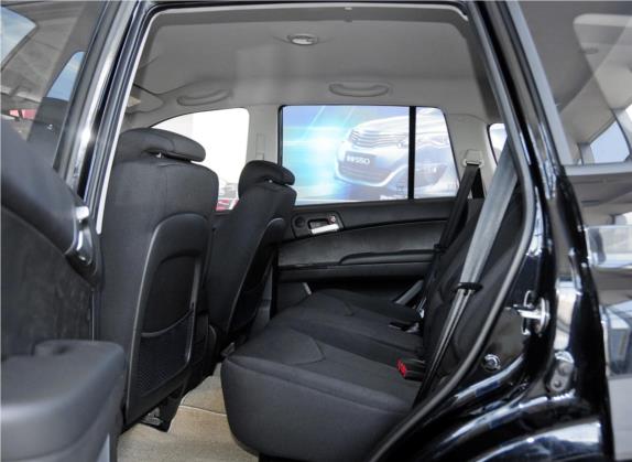 荣威W5 2014款 1.8T 2WD 手动驰域特装版 车厢座椅   后排空间